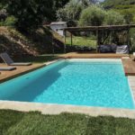 Piscina privata con solarium realizzata da Poolservice Piscine e Accessori Isola d’Elba
